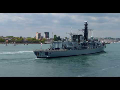 HMS Somerset (F82) inbound to Portsmouth Harbour (QHM Edit)