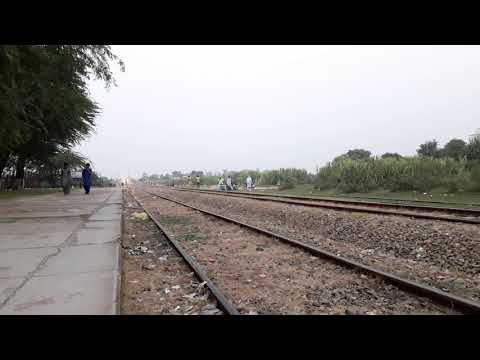 GE-2O-4562 |● 36Dn Sir Sayyed Express Crossing At Ali Pur Chatha Railway Station
