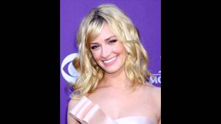2 Broke Girls Beth Behrs Pics