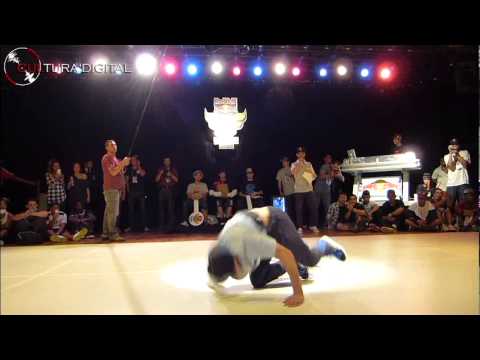 Fabgirl vs Klesio - Red Bull BC One Cypher Brasil - Brasília 2012