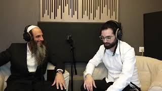 מלווה מלכא עם שי גז והרב מאור קריו פנחס תשפג (הרב מאור קריו) - התמונה מוצגת ישירות מתוך אתר האינטרנט יוטיוב. זכויות היוצרים בתמונה שייכות ליוצרה. קישור קרדיט למקור התוכן נמצא בתוך דף הסרטון