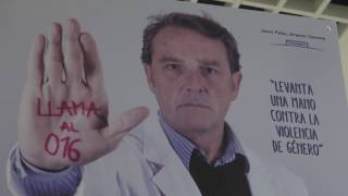 El centro Salud de Alzira levanta una mano contra la violencia de género