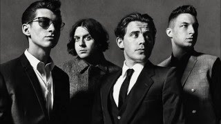 Arctic Monkeys - You Know I&#39;m No Good (Amy Winehouse cover)