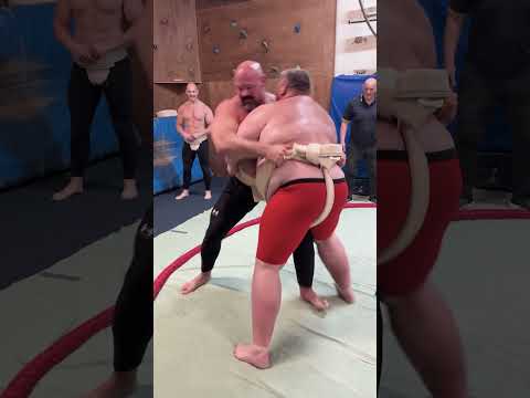 STRONGMAN VS SUMO