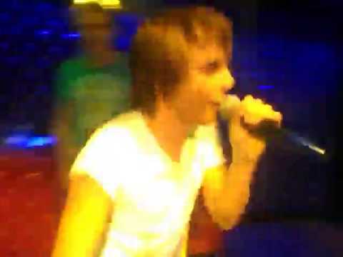 JohnyBoy  Девочка, не снимай так близко  D