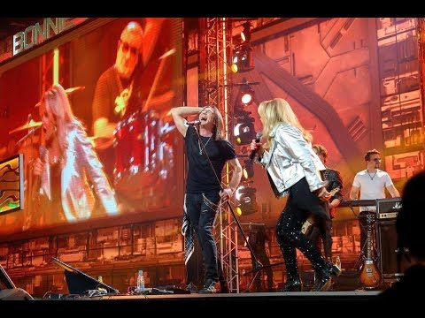 Bonnie Tyler feat. Zemlyane - Holding Out For a Hero (Live 2019)