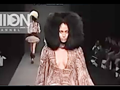 MICHIKO KOSHINO Fall 2005 2006 London - Fashion Channel
