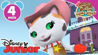 Sheriff Callie | The Christmas March | Disney Junior UK