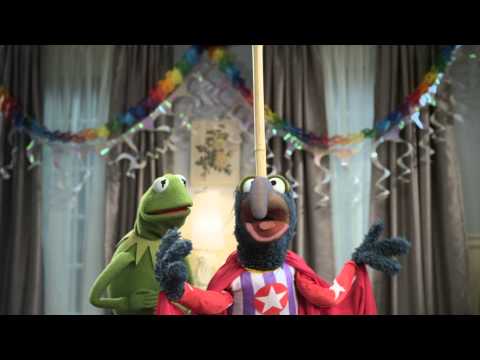 ¡El espectacular Gonzo! | Kermit's Party | The Muppets