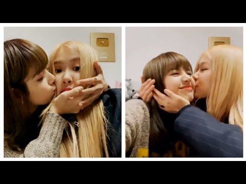 Rosé's reaction to a surprise kiss from Lisa