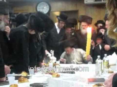 Lelover Rebbe making Havdalah in Boro Park - Shvat 5771
