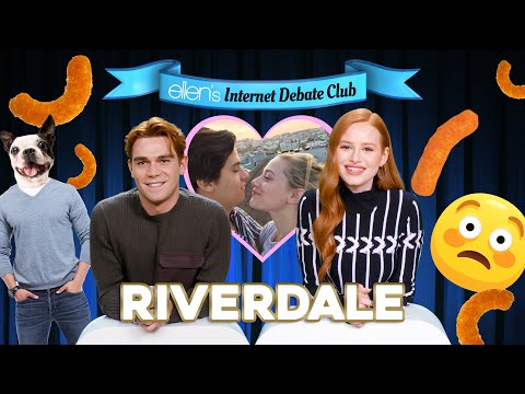 リバーデイル」のスターが足を洗うことの重要性について議論する ('Riverdale' Stars Debate the Importance of Washing Your Legs)