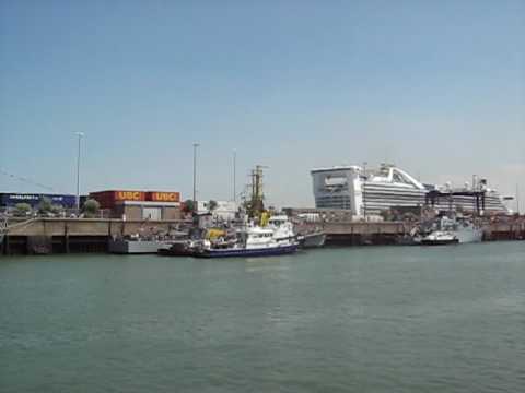 H.M.S Richmond  F 239 Royal Navy