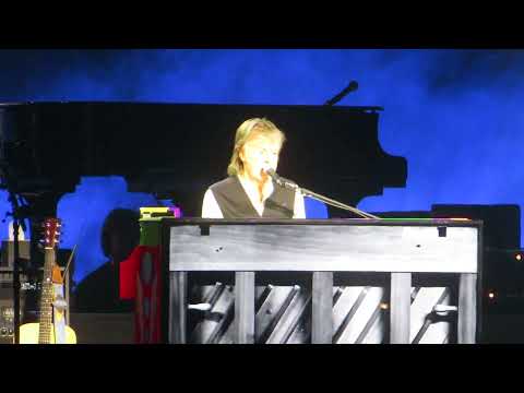 Now And Then - Paul McCartney (Montreal 2025 1st night)