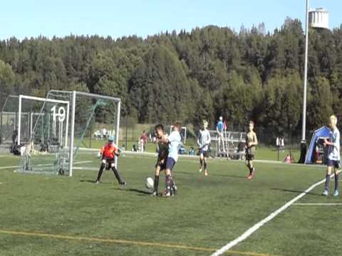 20130825 EsPaHooGee YJ2 - FC Wild,   tiukkaa puolustusta