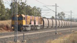preview picture of video 'Trains in Australia ; QR 10,600 tonnes coal train'
