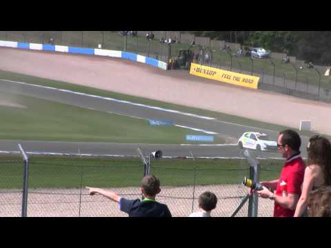 BTCC Donington Park  Lucky guy! (17/04/2011)