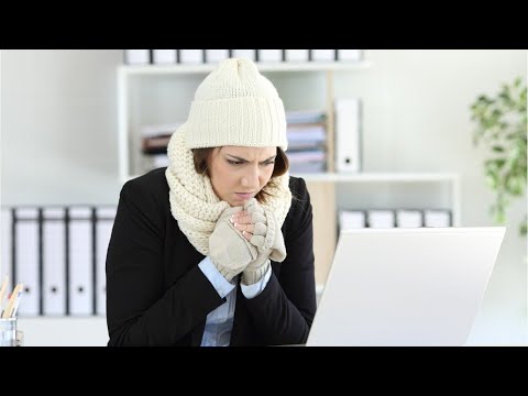 Frieren im Büro: Wer hat Anspruch auf Kältefrei?