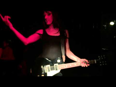 THE GLITZ GIRLZ SHOW: I'M A BITCH