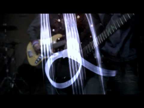 5BUGS - In Between (official video)
