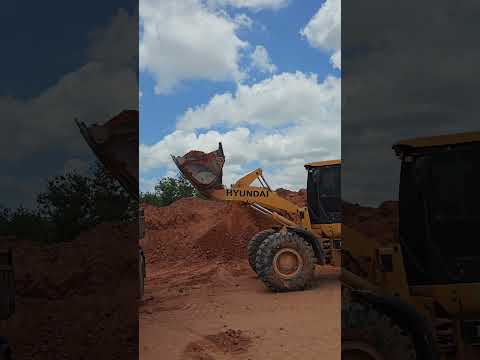 Carregamento de barro e picarra é com CARRADA comercio e logistica, cham