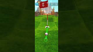 что я сделал вот это удар я в шоке!! в игре Mini GOLF Tour: Clash  &amp; Battle