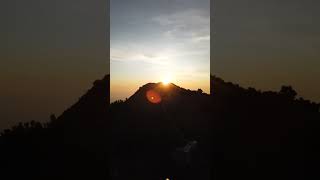 Download lagu sunset di Gunung Rinjani mp3
