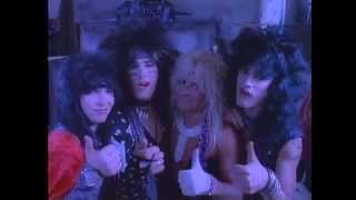 Mötley Crüe - Smokin&#39; In The Boys Room (Official Video)