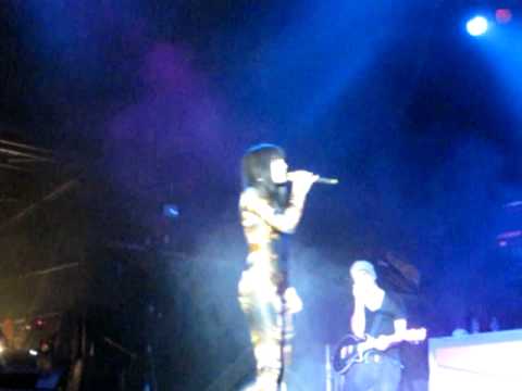 Jessie J - Party in the USA because i asked her too! - Warwick Castle