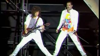 Queen - Now I&#39;m Here (Live At Wembley)