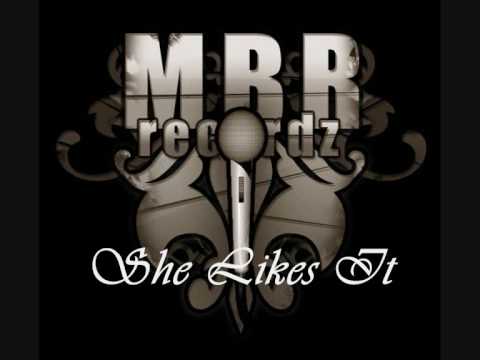 :: Profile ft. Darkon - She Likes It