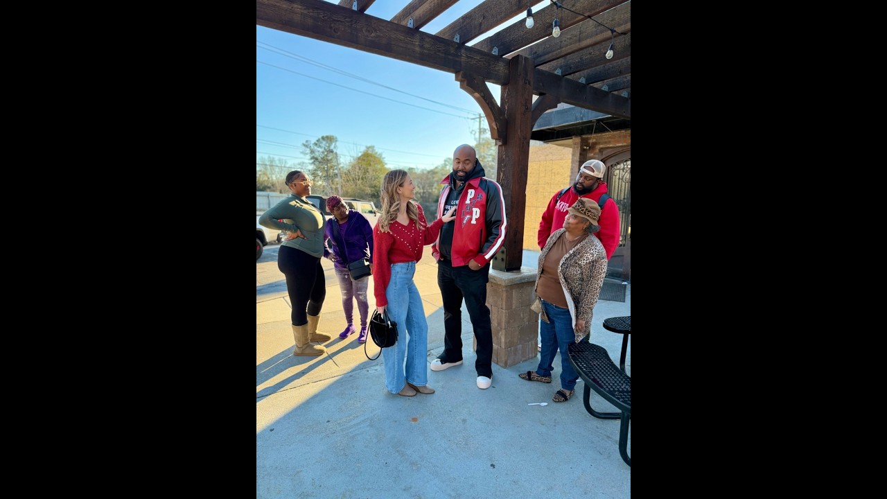 When a sista sees Mike with Lesa!