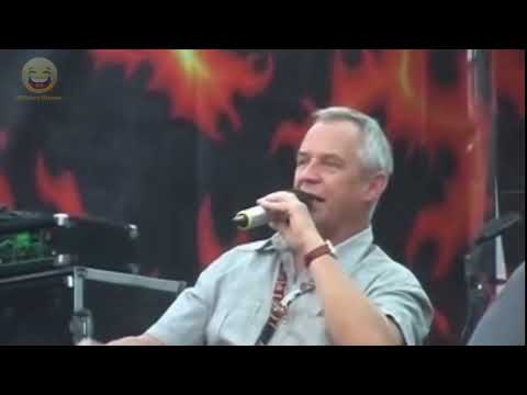 Marek Kondrat parodiuje Andrzeja Wajdę