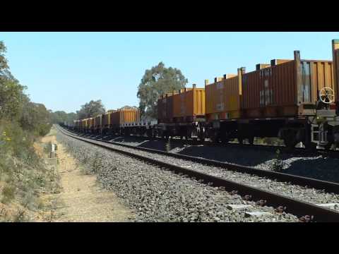 Australian Trains - Steel train at Pyrenees Loop