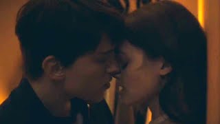 Emily and Nico walker (Tom Holland and Ciara Bravo) kissing scene - Cherry 2021 video