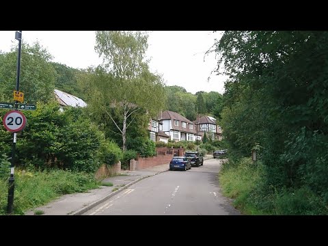 Walking about in New Addington Live! 04/08/2021 - Mobile Stream (216)