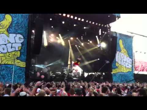 Passion Pit takes a walk at Hangout 2013