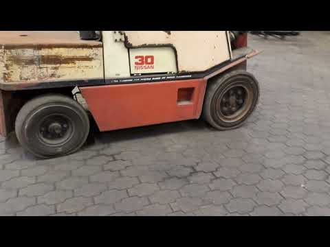 Video: Nissan diesel truck 1