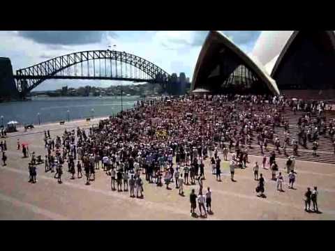 14.11.2010 Dancing Flash Mob Sydney Opera House