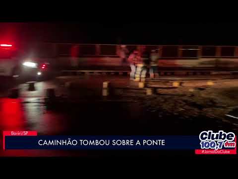 SP-261: CAMINHÃO TOMBA SOBRE PONTE