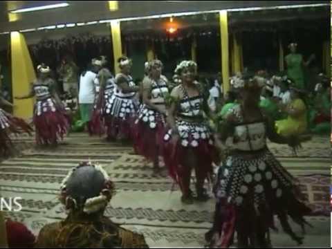 Tuvalu - Princess Kate Dances to Laeva Fatele