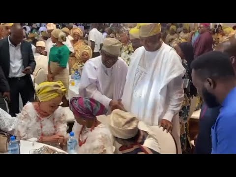 How Aliko Dangote, Peter Obi greeted King Sunny Ade, Saraki, Fayemi that got many talking at event