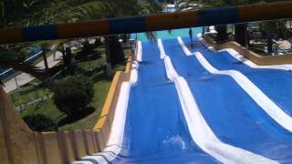 preview picture of video 'En el tobogan Deslizzer de Splash Parque Acuatico'