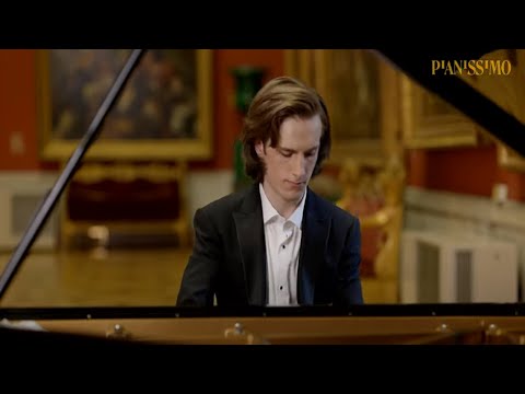 Yoav Levanon plays Gershwin Rhapsody in Blue