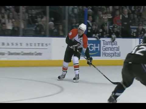 Mike Richards scores again vs Lightning - 12-23-09