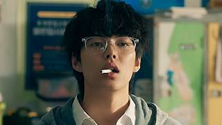 Garoto Nerd usa sua aparencia perigosa para fugir dos valentões