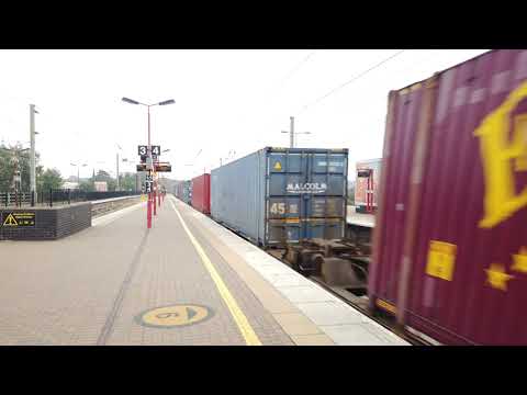 90037 and 90024 working 464I 0701 Mossend Euroterminal to Daventry Int Rft Recep Rfd