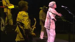 Enz Dirty Creature Live MCG 2009