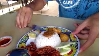 preview picture of video 'Yong Tau Fu and Nasi Lemak, Restoran Big Big Tree, Pasir Pinji, Ipoh'