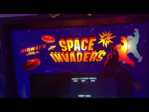 SPACE INVADERS ARCADE MACHINE BY BALLY MIDWAY 1978